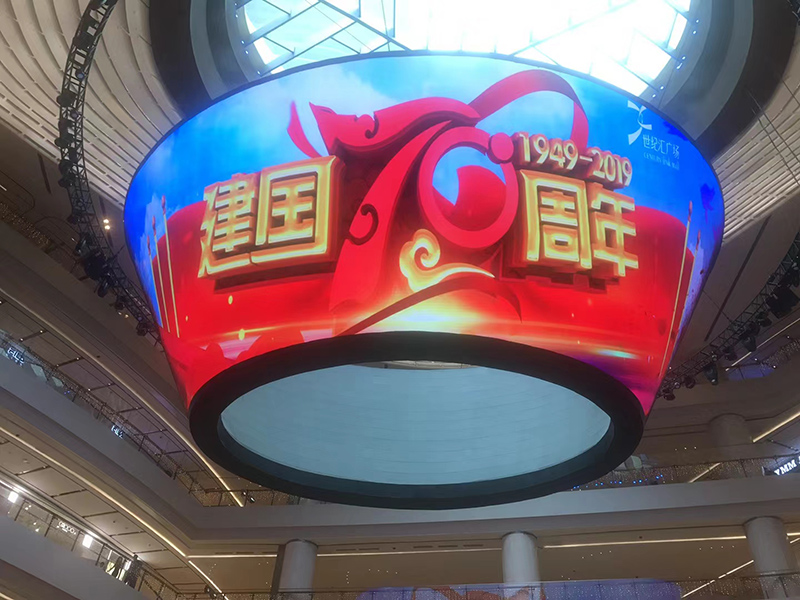 公司花20萬裝修的會議室，竟被客戶吐槽‘像網吧’？高級感會議室的屏幕選擇秘訣”